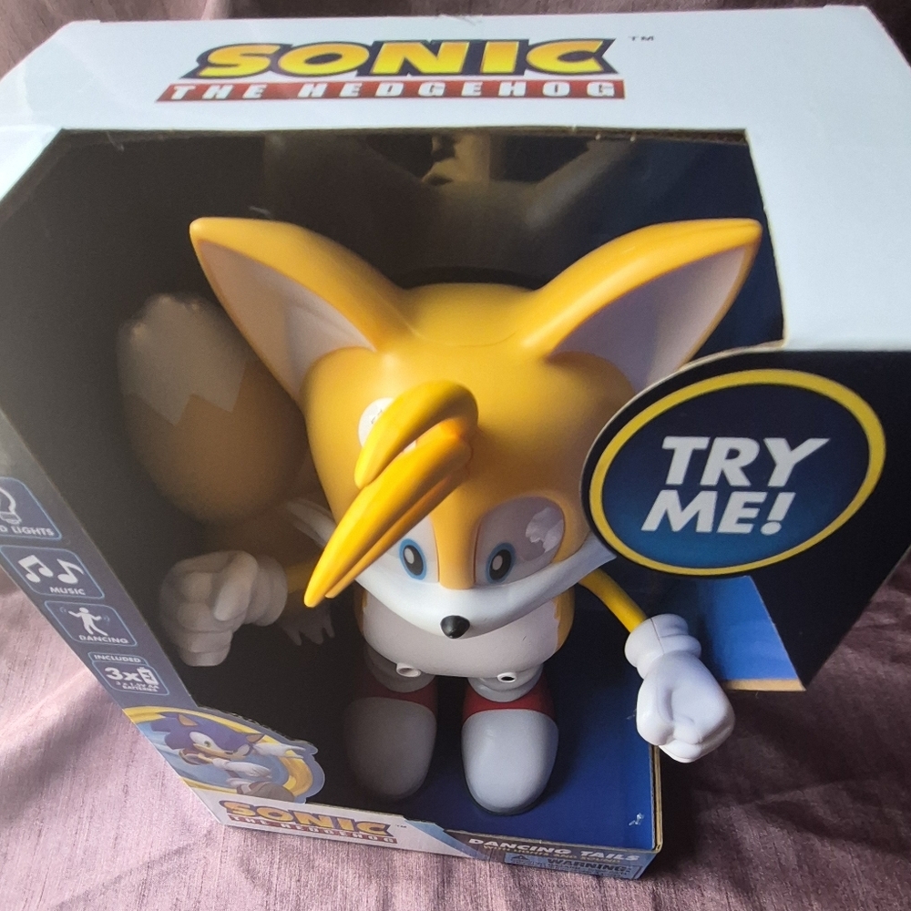 Sonic the Hedgehog "Dancing Tails" 10" Interactive Figure - Lights & Sound - NEW - Picture 5 of 5